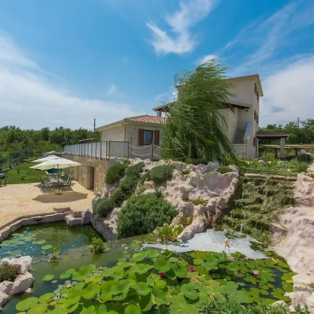 빌라 San Lorenzo *