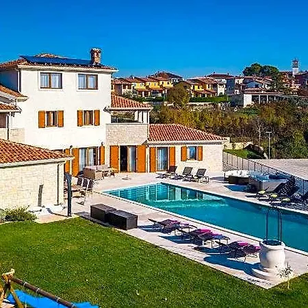 San Lorenzo Villa