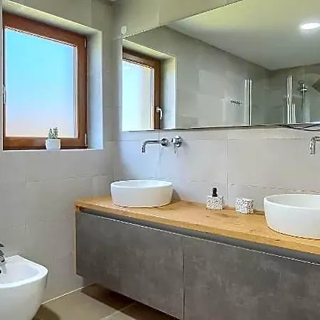 San Lorenzo Villa *